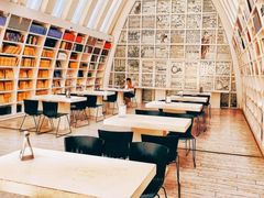 -钟书阁(松江泰晤士小镇店)