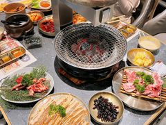 -草家酱蟹炭火烤肉店(珲春南路二店)