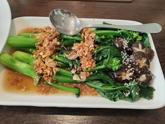-Chom Cafe and Restaurant