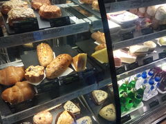 -星巴克(静安嘉里中心B2店)