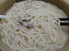 猪肘汤面-亮亮拉面(师范路店)