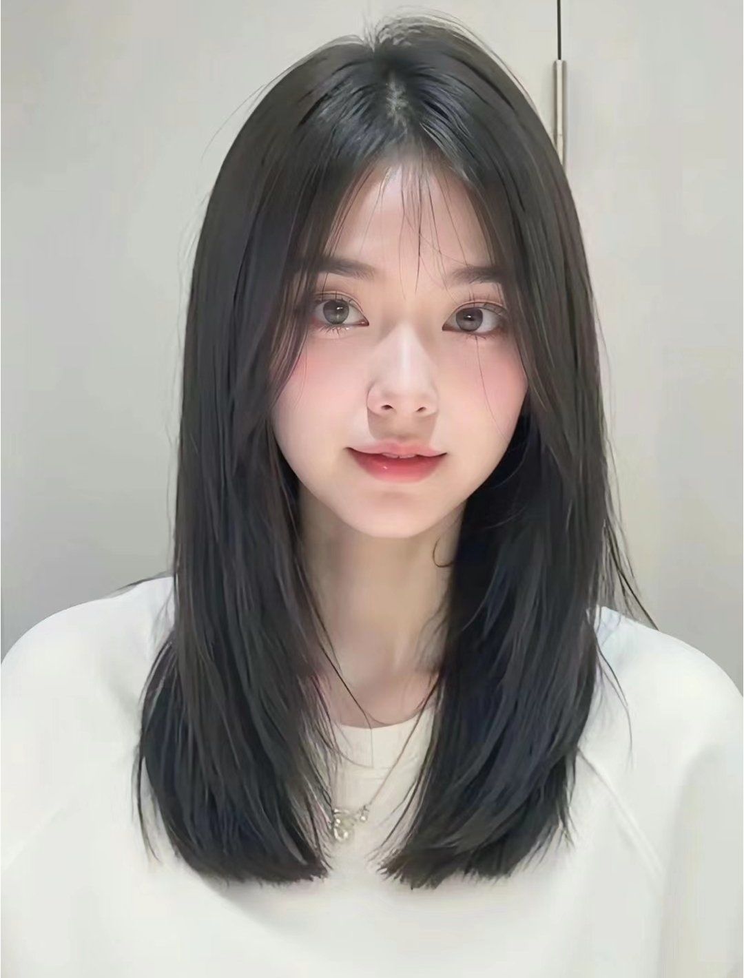不挑脸型的初恋高级感锁骨发超显气质发型\\n园脸方脸一定要尝试短发