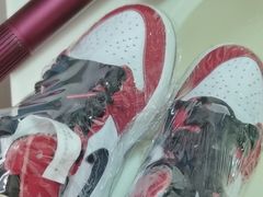 -爱革·奢品·鞋包·衣物·家居(金桥国际商业广场店)