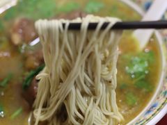半筋半肉面-金杨拉面王小吃面馆·牛三宝面·红烧牛肉粉