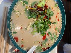 -胖东来生活广场(健康路店)