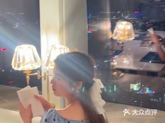 不是？康莱德88层也太高了.