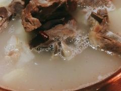 -虾弄弄海派小龙虾·牛羊蝎子火锅