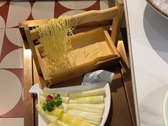 -洪氏嗨捞·广东猪肚鸡·椰子鸡火锅(西咸万象城店)