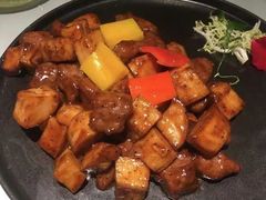 低温樱桃木熏澳洲谷饲小牛三斤-卡本妮法餐厅·北京和平宾馆