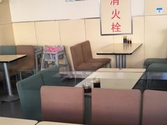 大堂-李先生牛肉面大王(营口大润发店)