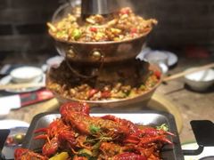 -沪小二炭火蛙锅(淮海中路美食不夜城店)