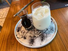 -Chom Cafe and Restaurant