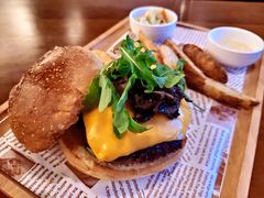 黑松露菌菇牛肉汉堡-COMMUNE幻师(上邦百汇城店)