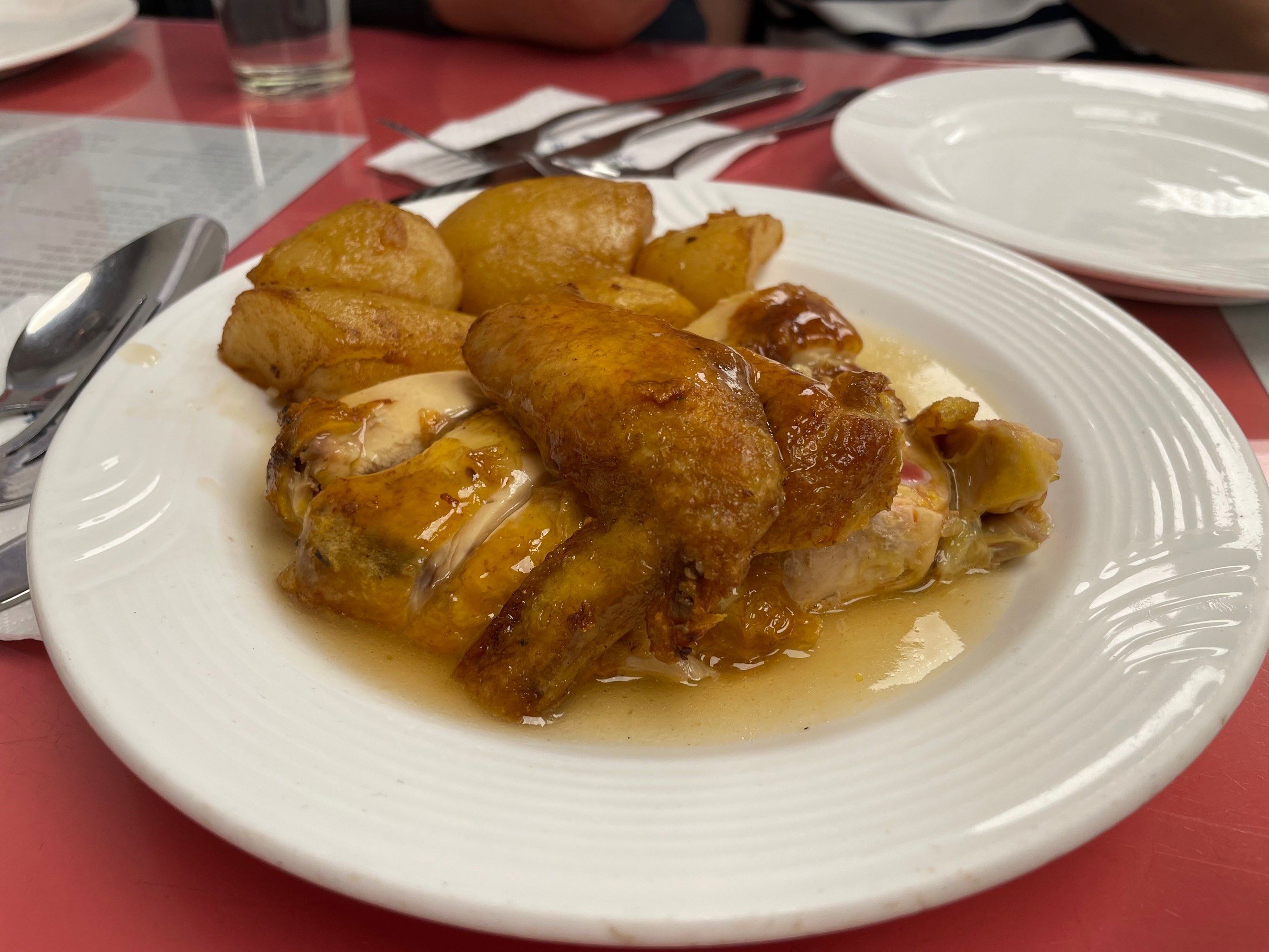 葡国鸡系唯一可以活着走出广东的鸡