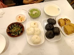 -李与白包子铺(桐梓林店)