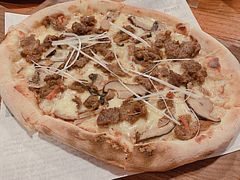 烤牛肉披萨-I HOLIC艾豪丽披萨(KKone店)