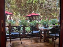 -月亮眼花园餐厅书吧酒吧