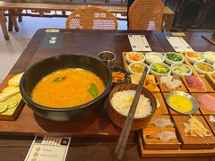 -银米·云南传统过桥米线(双廊黑金冠店)