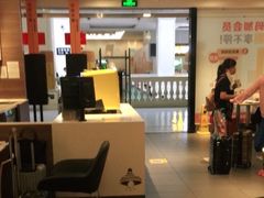 -麦当劳(汉口火车站候车室店)