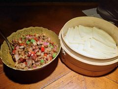 薄饼卷羊肉粒-楼兰新疆主题餐厅(苏州中心店)