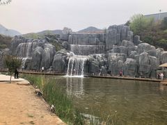 -百里峡七彩艺术小镇
