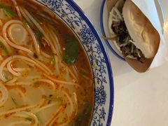 鸭汤米线-烤鸭肉夹馍鸭汤店