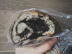 黑芝麻核桃软欧-81BAKERY(大学路店)