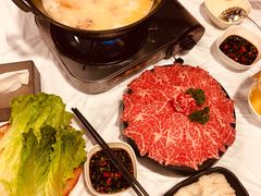 -鲜入围煮花胶鸡海鲜火锅