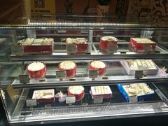 面包甜点陈列柜-家琳甜品(江南东店)