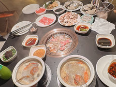 -钱小奴海鲜自助黑金店(杭州滨江龙湖店)