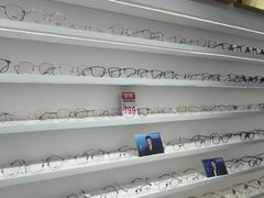 -美式眼镜·授权蔡司.依视路.尼康.豪雅.明月(南翔印象城店)