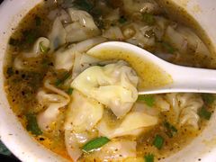 -碑亭巷老王柴火馄饨