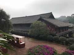 -峨眉山报国寺
