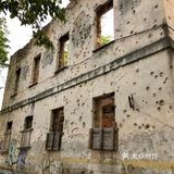 晨游波黑：Mostar 颓垣败瓦上的弹孔与涂鸦