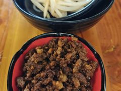 -丽虹云南过桥米线(兴工街店)