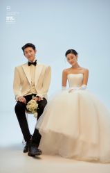 -至臻微拉婚纱摄影