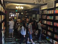 -钟书阁(松江泰晤士小镇店)