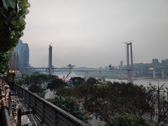 -冰冰龙虾·江湖菜·花园江景餐厅