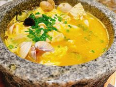 维园特色石锅豆腐-维园悦谱·海派家常菜(乌鲁木齐南路店)