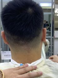 -首脑美发沙龙