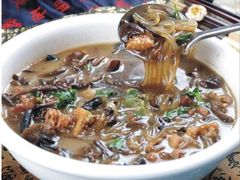 小鸡蘑菇炖粉条-白天鹅家宴·东北菜