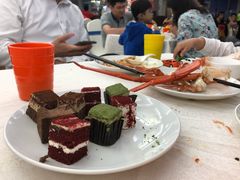 -黄浦江游览十六铺3号码头网红自助餐