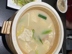 汤鲜-国人川菜(李家村建东街店)