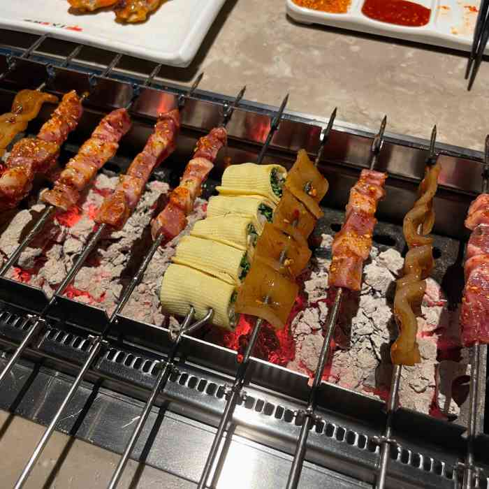 丰茂烤串(麦库店)-"烤肉还是挺好吃的,主演是自己烤肉说着说着.