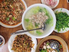 藿香肥肠-茅屋大酒店