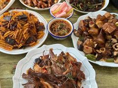 -丹水桥地锅鱼·翘嘴鲌·地方特色全鱼宴(丹江口大坝店)