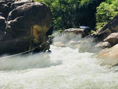 -雅鲁激流探险漂流