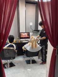 -TOP HAIR SALON
