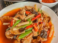-大众跷脚牛肉馆·非遗传承单位(峨眉山店)