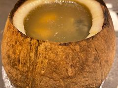 原盅椰子乌鸡汤-粤凤佬